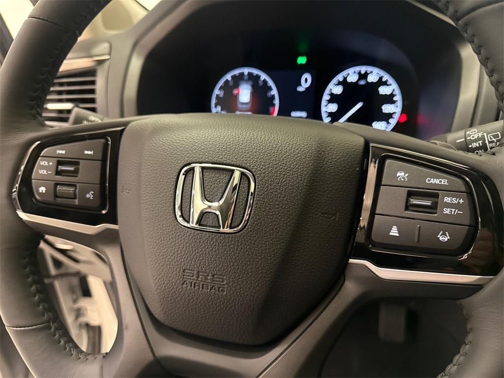 new 2025 Honda Odyssey car, priced at $42,720