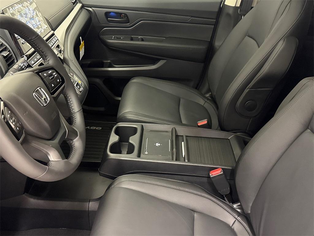 new 2025 Honda Odyssey car, priced at $42,720