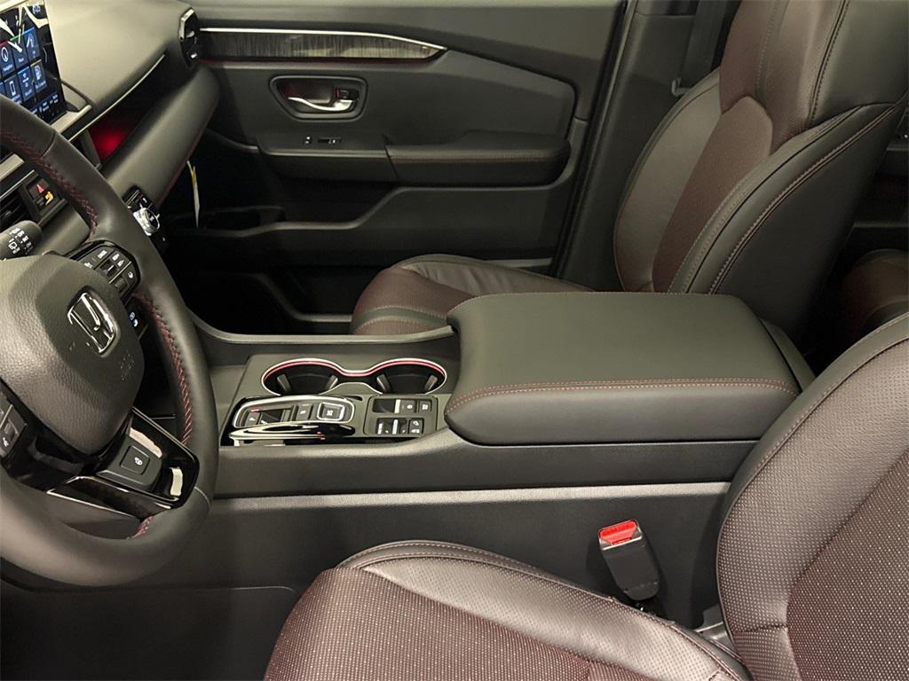 new 2025 Honda Pilot car, priced at $55,530