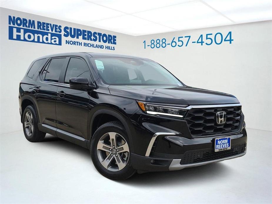 new 2025 Honda Pilot car, priced at $46,695