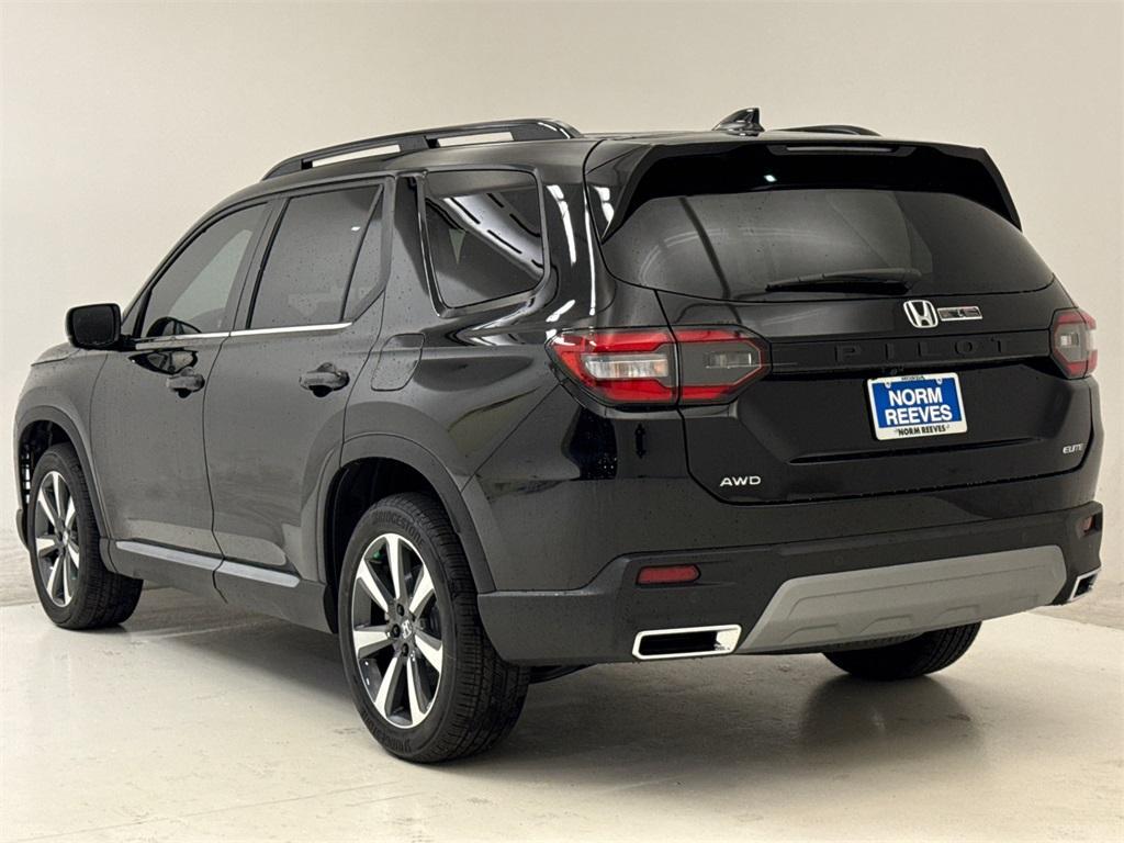 new 2025 Honda Pilot car, priced at $51,170
