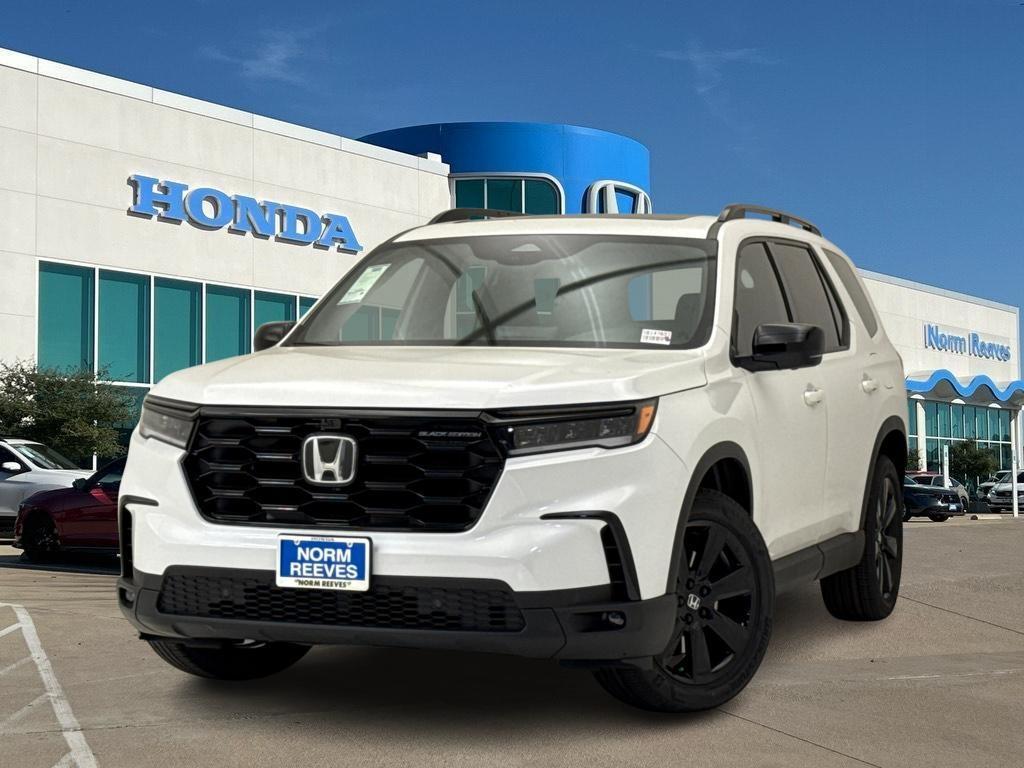new 2025 Honda Pilot car, priced at $54,965