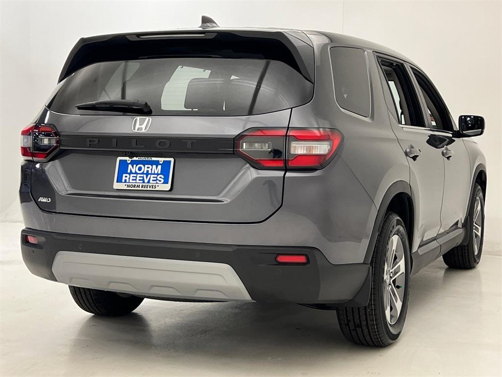 new 2025 Honda Pilot car, priced at $45,495