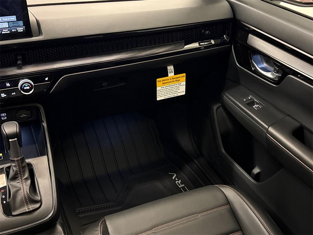 new 2025 Honda CR-V Hybrid car, priced at $42,950