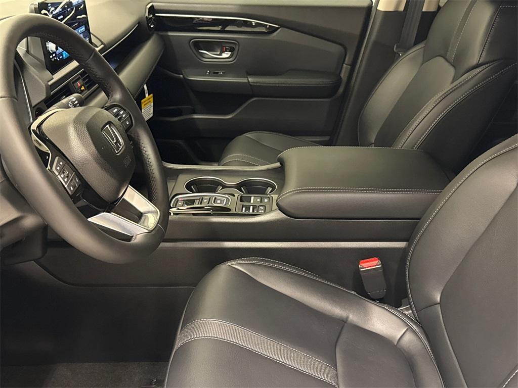 new 2025 Honda Pilot car, priced at $44,750