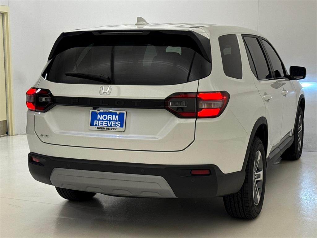 new 2025 Honda Pilot car, priced at $44,750