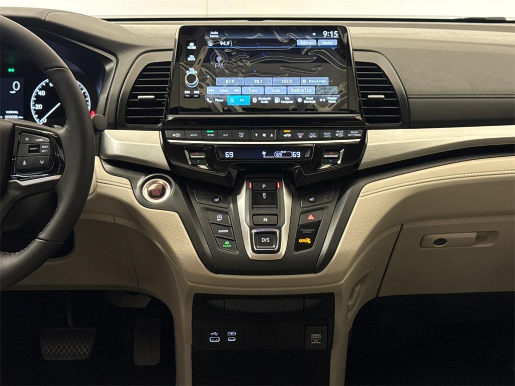 new 2025 Honda Odyssey car, priced at $41,679
