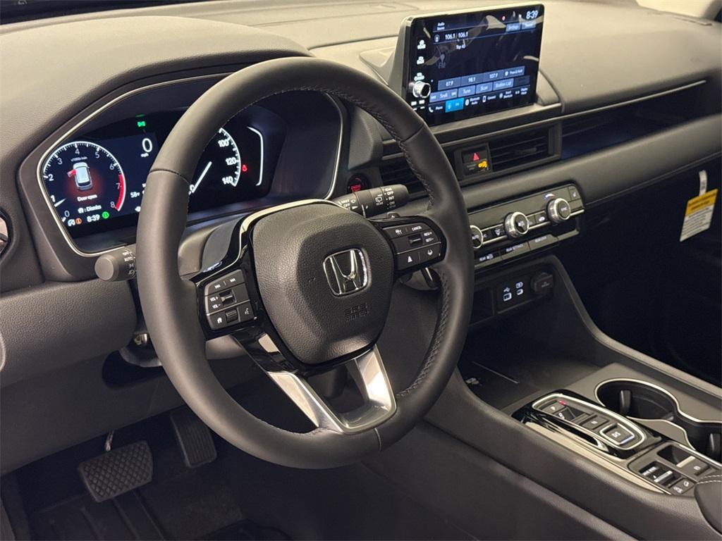 new 2025 Honda Pilot car, priced at $46,477