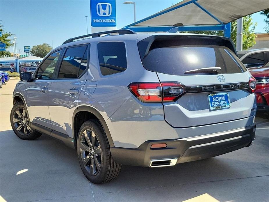 new 2025 Honda Pilot car, priced at $42,050