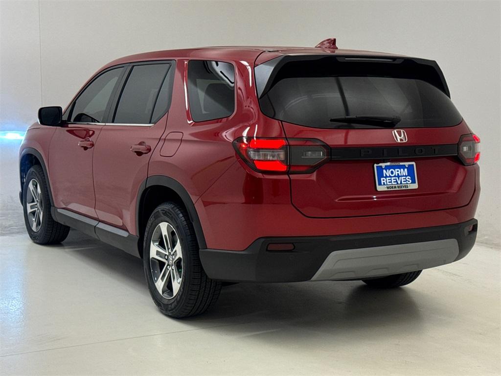new 2025 Honda Pilot car, priced at $43,280