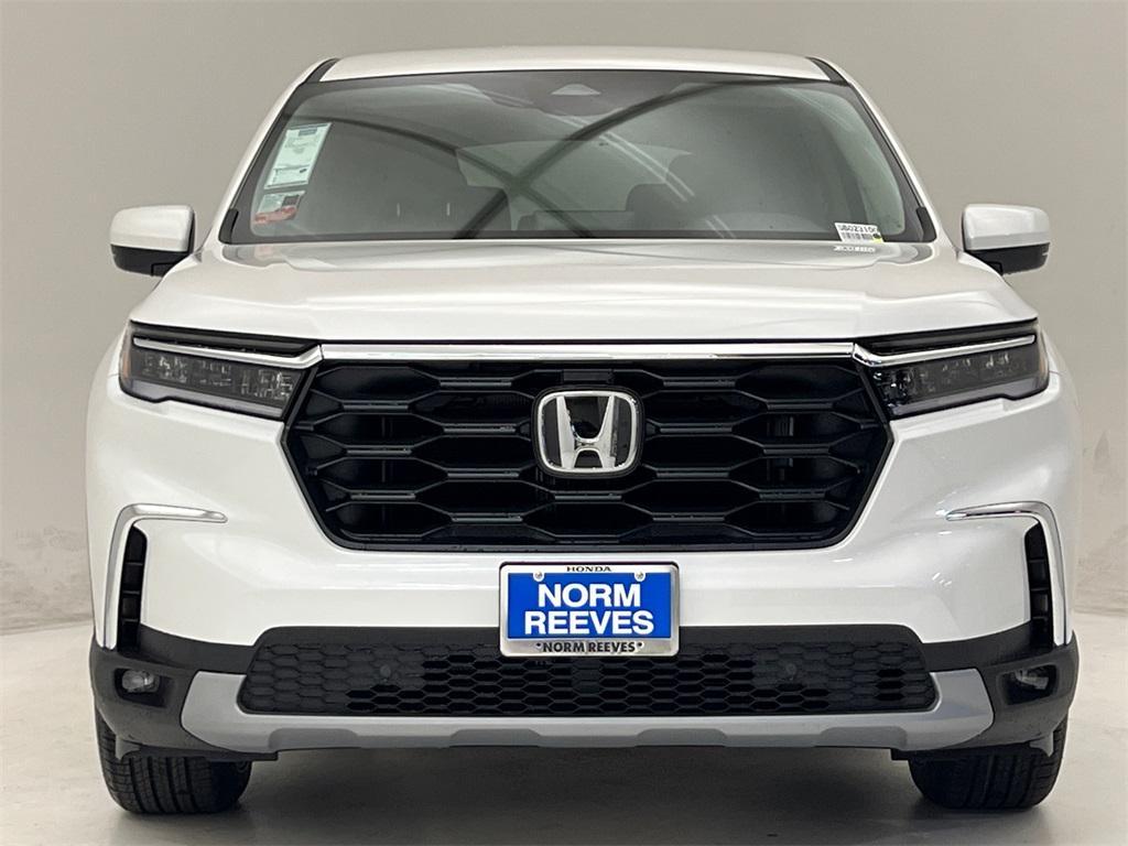 new 2025 Honda Pilot car, priced at $43,850