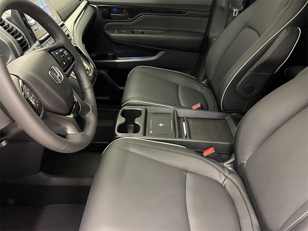 new 2025 Honda Odyssey car, priced at $42,820