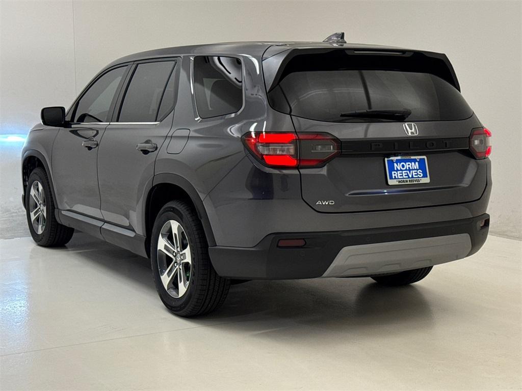 new 2025 Honda Pilot car, priced at $44,994