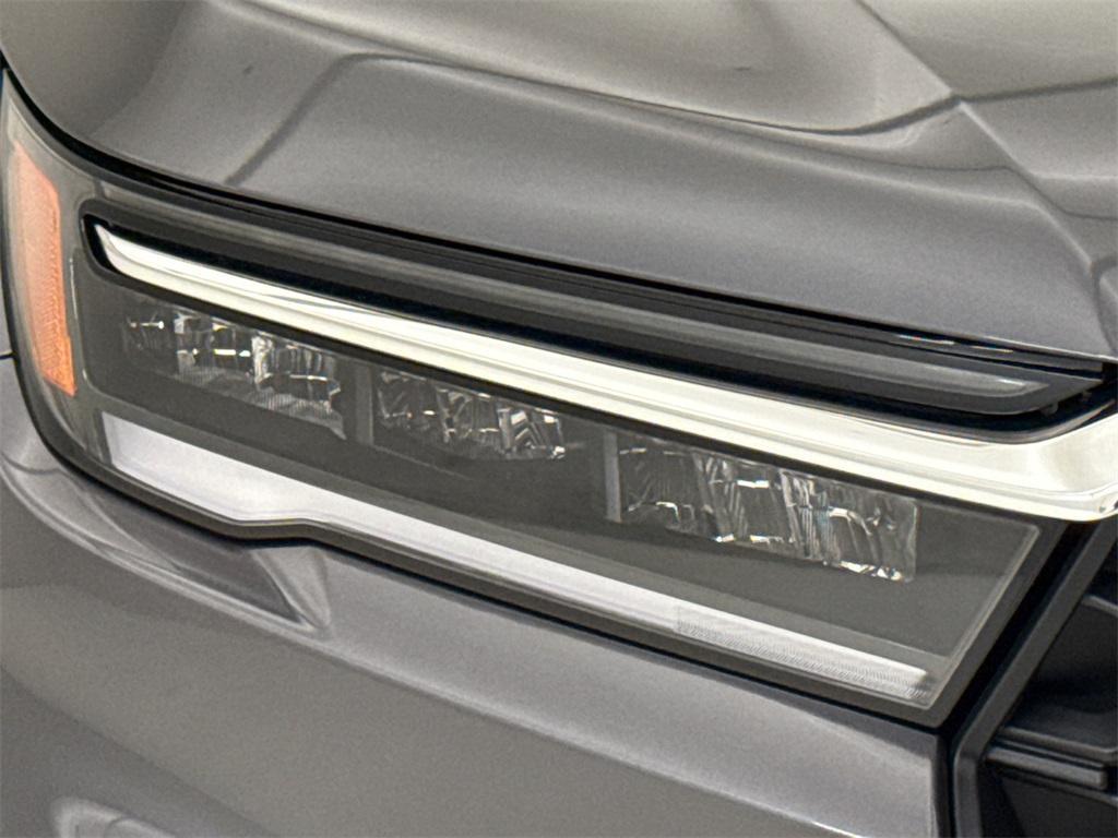 new 2025 Honda Pilot car, priced at $44,994