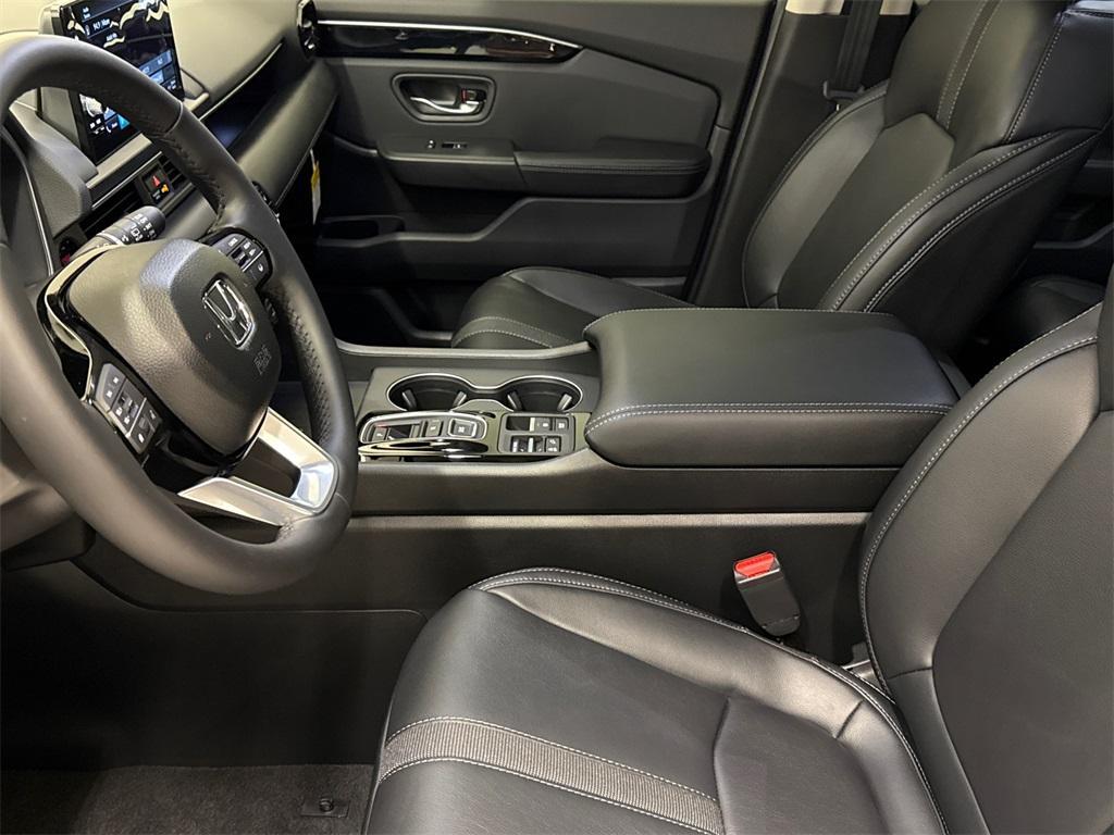 new 2025 Honda Pilot car, priced at $44,994