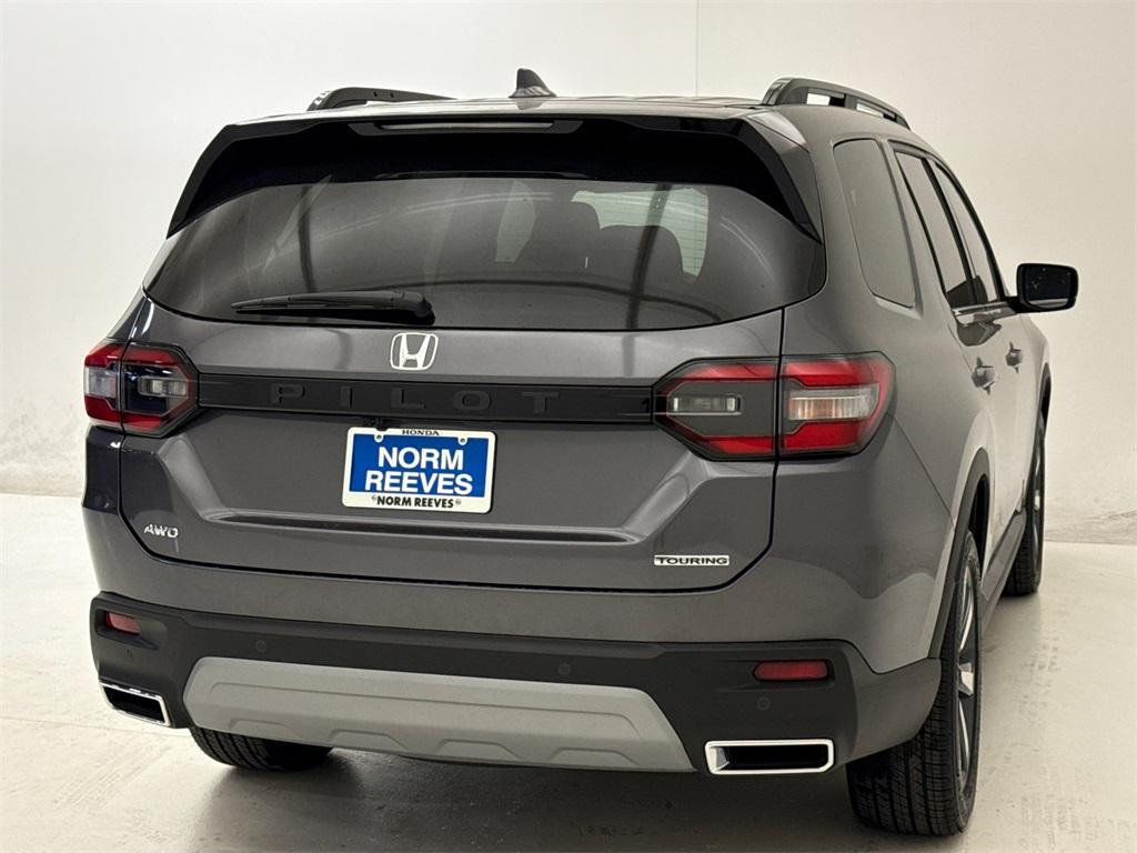 new 2025 Honda Pilot car, priced at $48,876