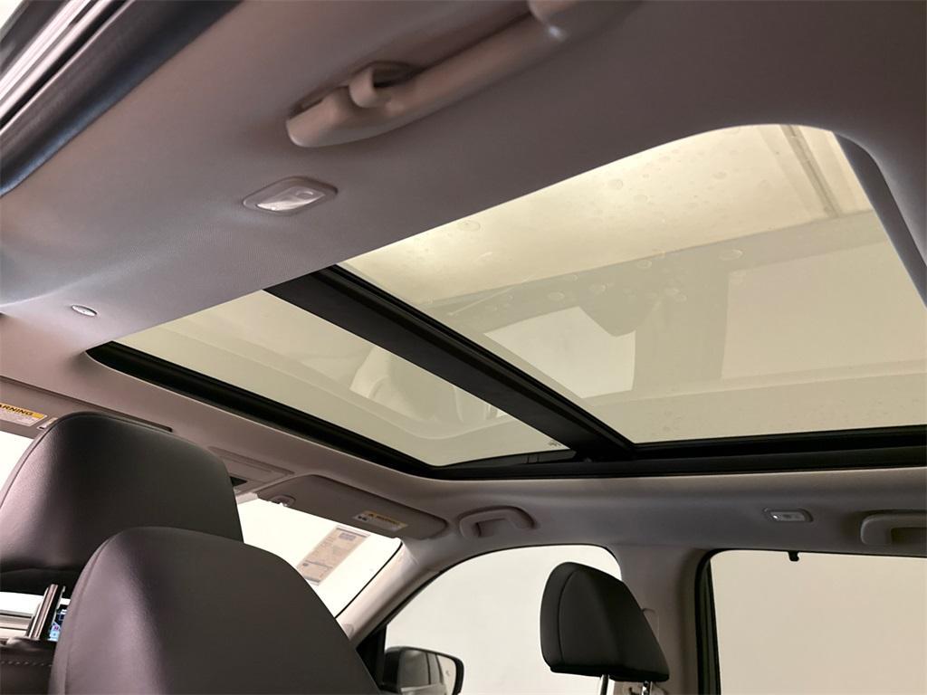 new 2025 Honda Pilot car, priced at $48,876