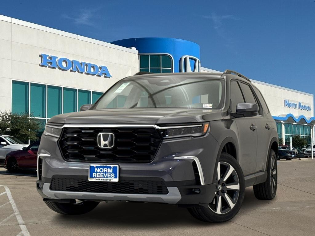 new 2025 Honda Pilot car, priced at $48,876
