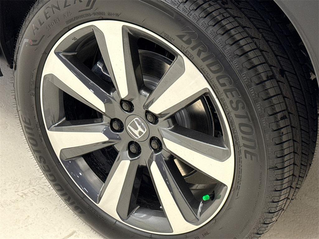 new 2025 Honda Pilot car, priced at $48,876