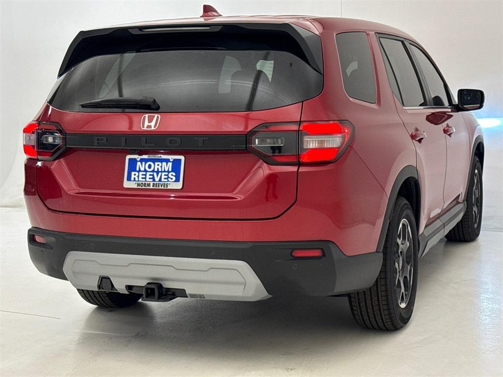 new 2025 Honda Pilot car, priced at $45,066