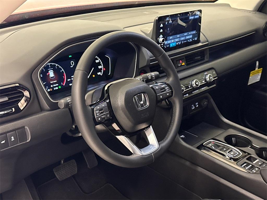 new 2025 Honda Pilot car, priced at $45,066