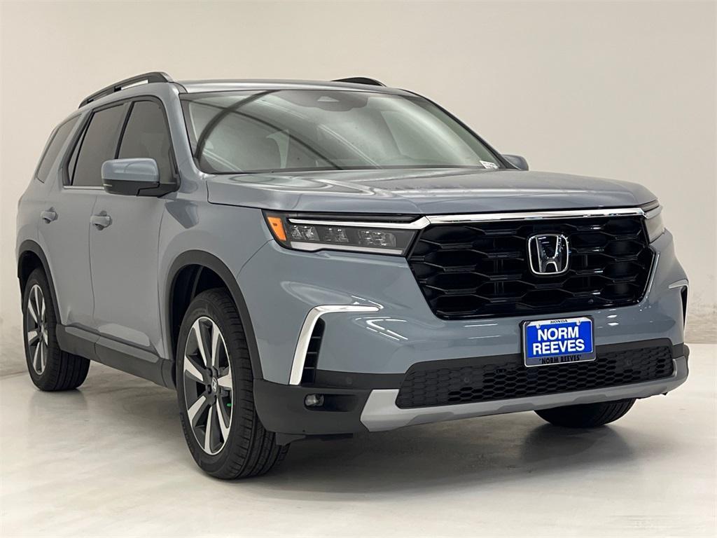 new 2025 Honda Pilot car, priced at $45,166