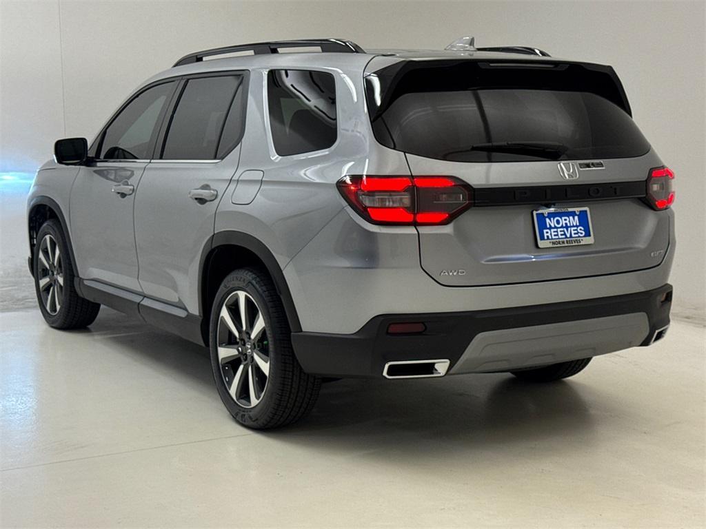 new 2025 Honda Pilot car, priced at $53,530