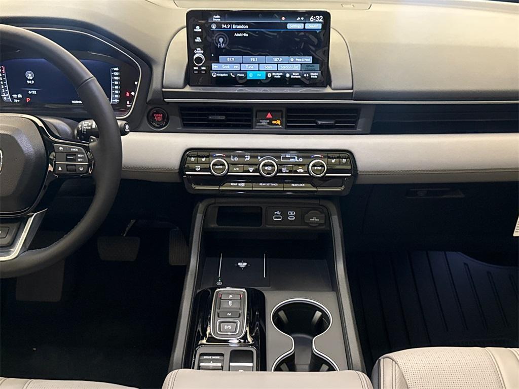 new 2025 Honda Pilot car, priced at $53,530