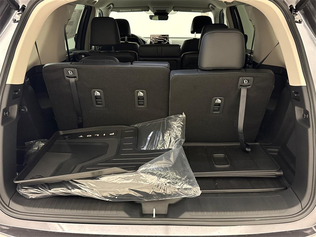 new 2025 Honda Pilot car, priced at $43,898
