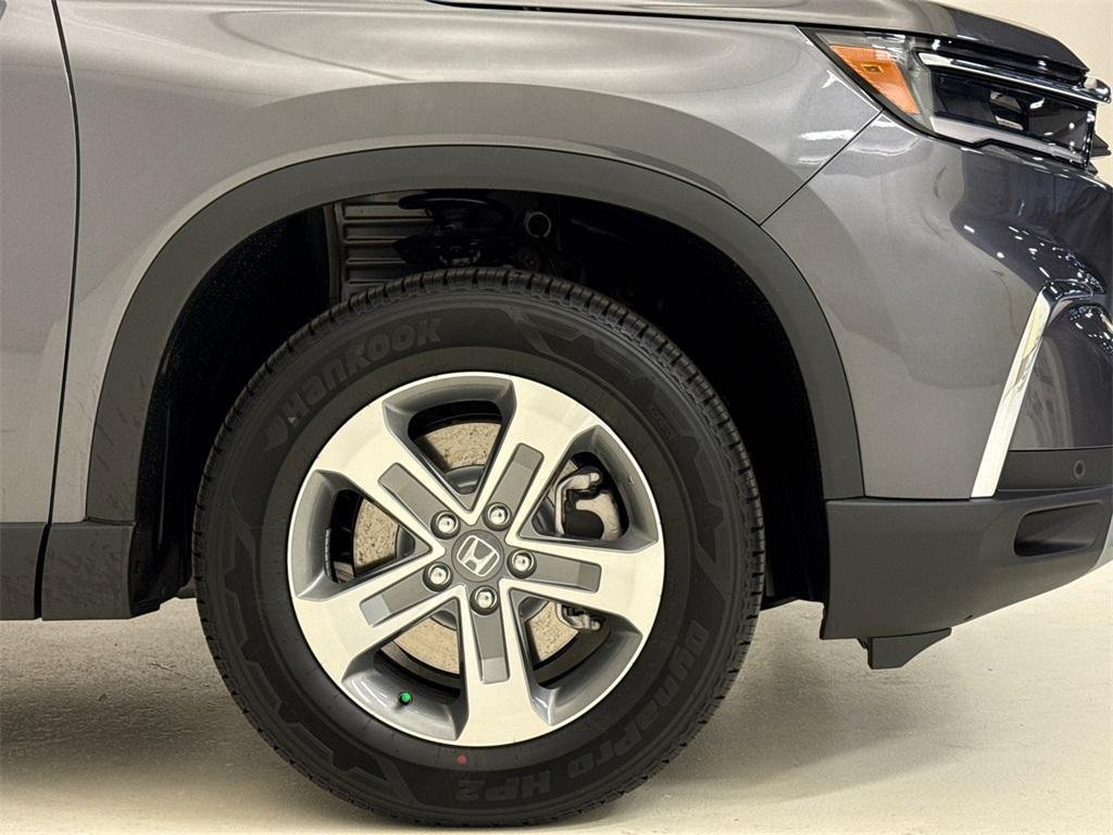 new 2025 Honda Pilot car, priced at $43,898