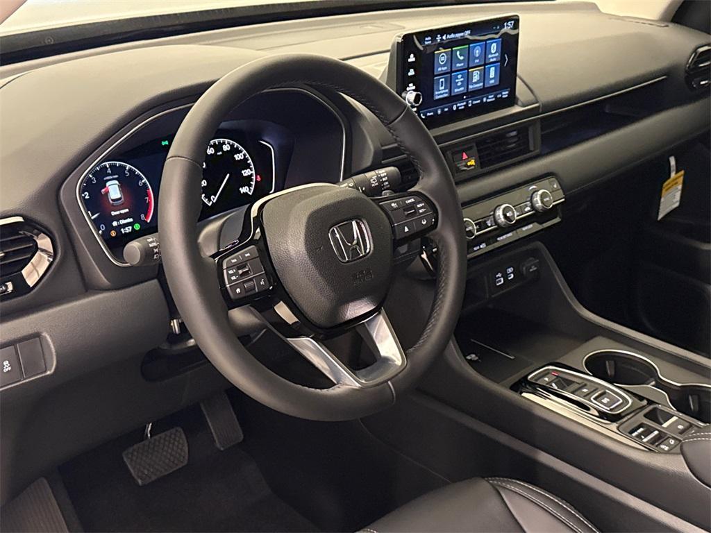 new 2025 Honda Pilot car, priced at $43,898