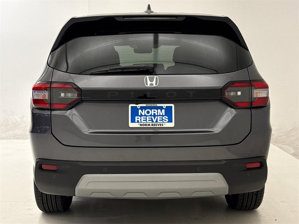 new 2025 Honda Pilot car, priced at $43,898