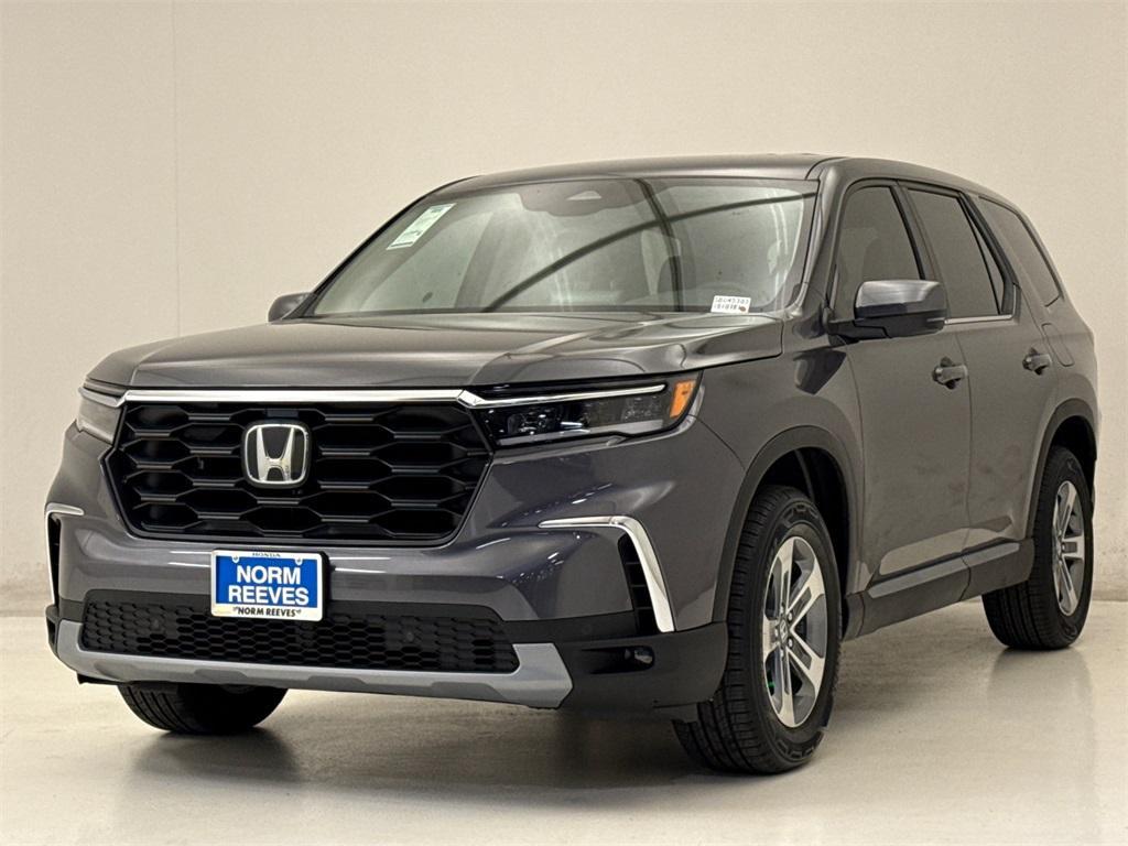 new 2025 Honda Pilot car, priced at $43,898