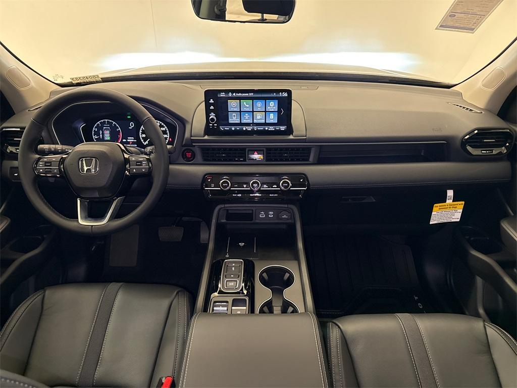 new 2025 Honda Pilot car, priced at $43,898
