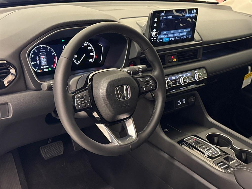 new 2025 Honda Pilot car, priced at $46,477
