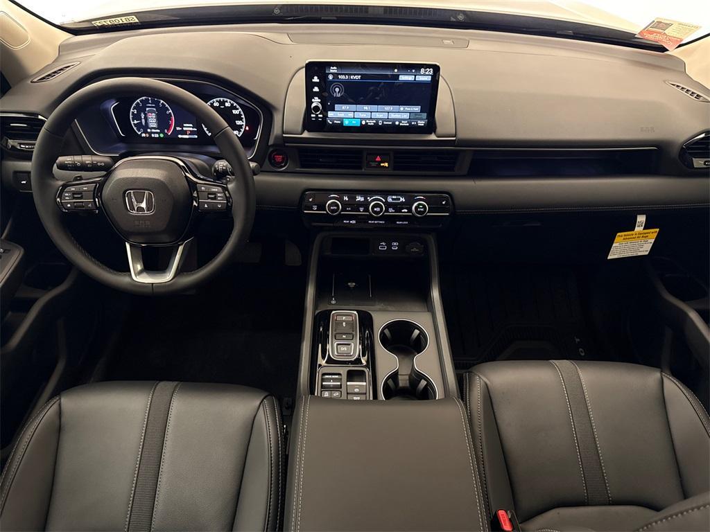 new 2025 Honda Pilot car, priced at $46,477