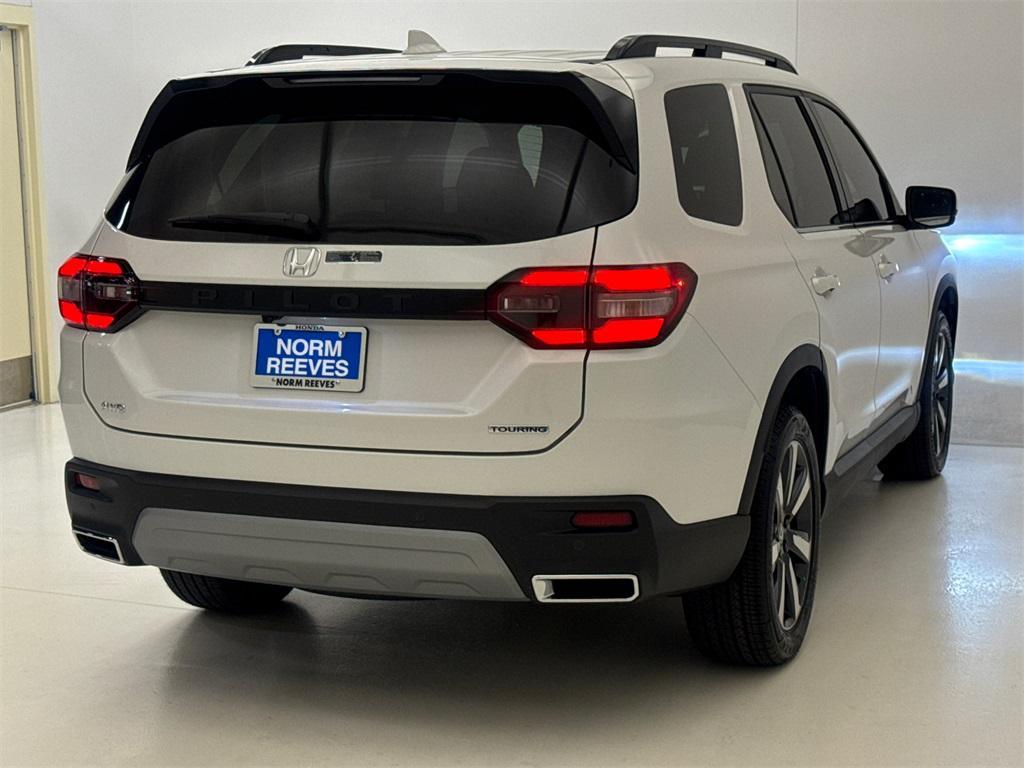 new 2025 Honda Pilot car, priced at $47,759