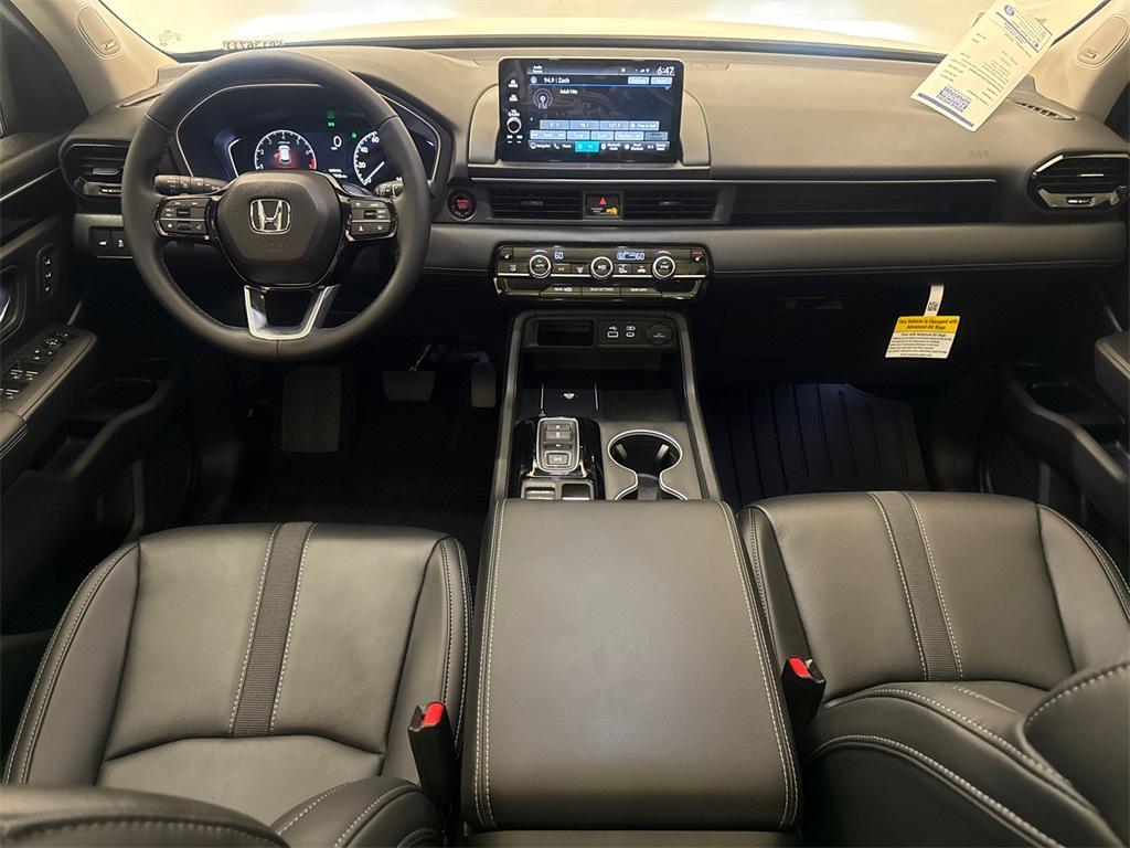 new 2025 Honda Pilot car, priced at $47,759