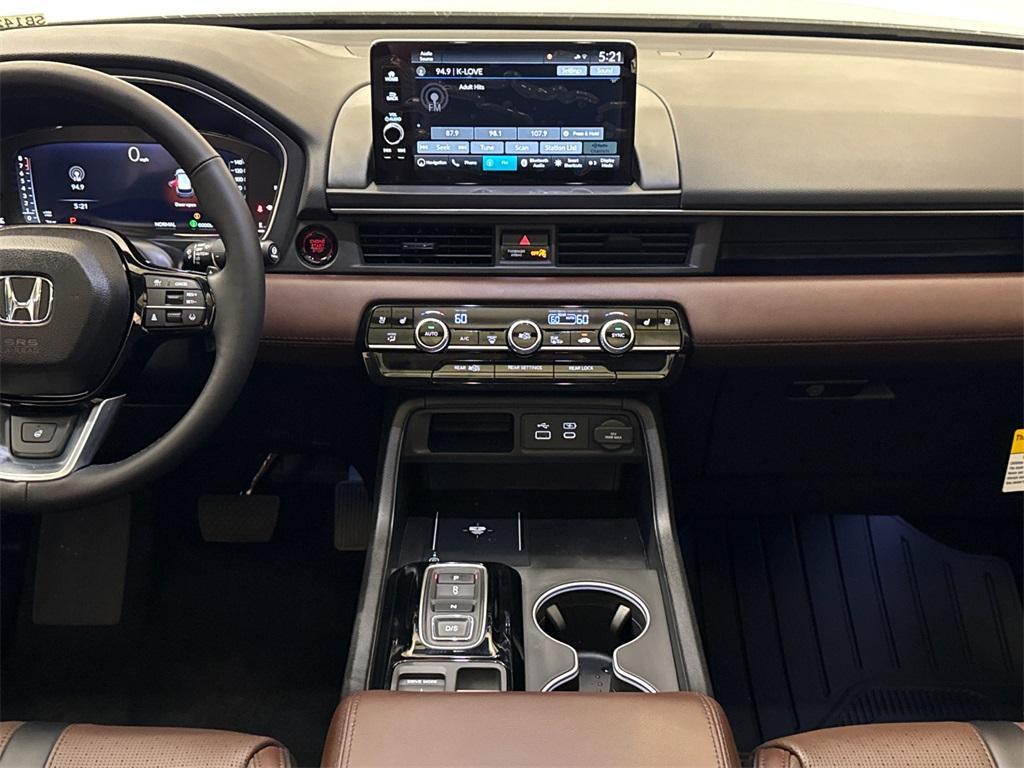 new 2025 Honda Pilot car, priced at $50,705