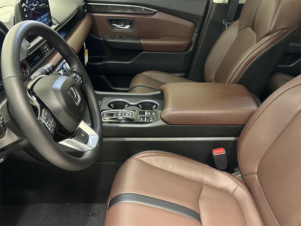 new 2025 Honda Pilot car, priced at $50,705