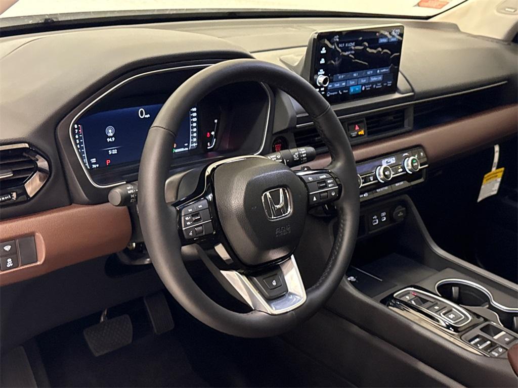 new 2025 Honda Pilot car, priced at $50,705