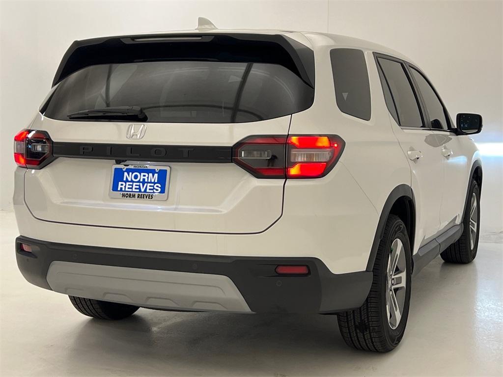 new 2025 Honda Pilot car, priced at $42,850