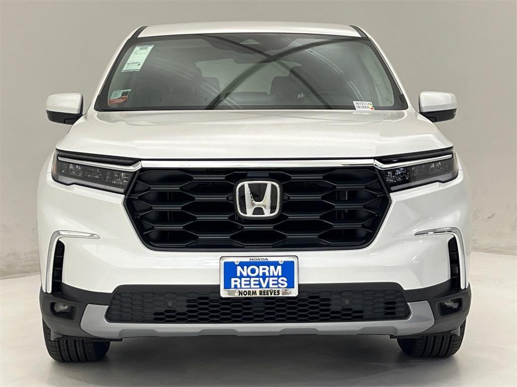 new 2025 Honda Pilot car, priced at $42,850