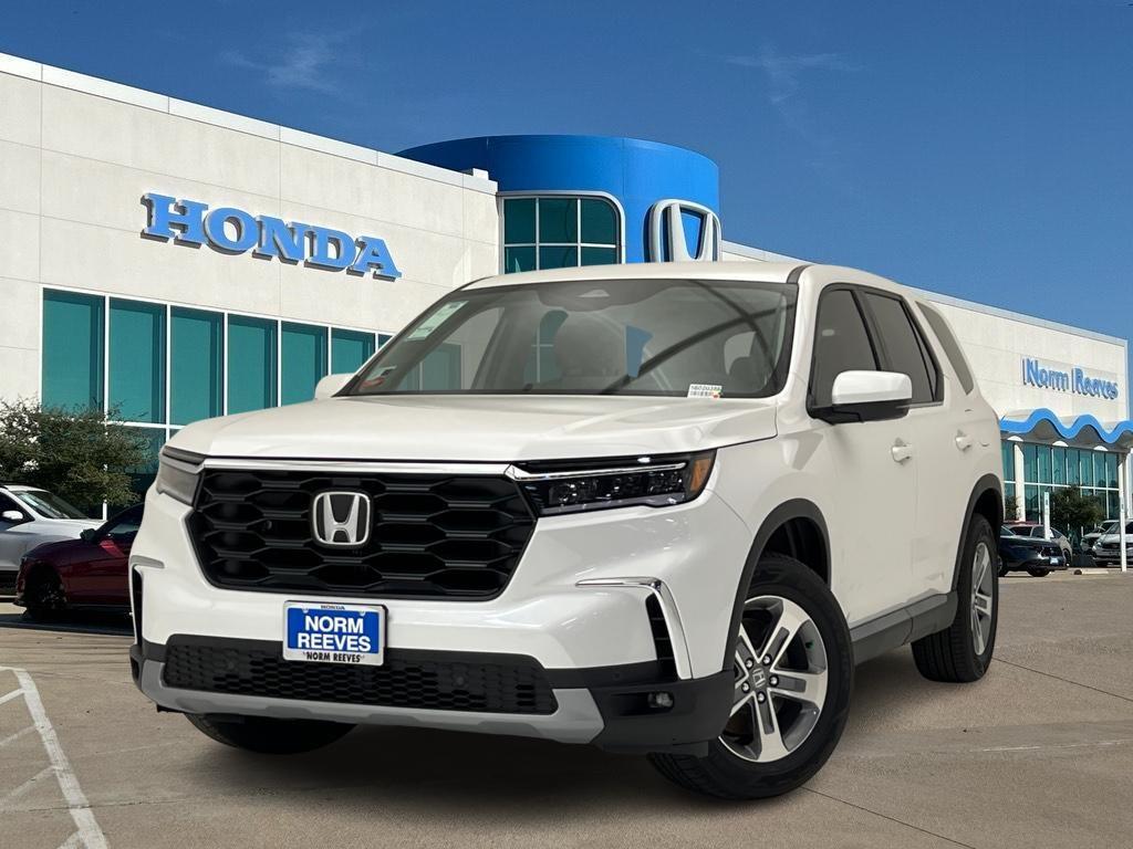 new 2025 Honda Pilot car, priced at $42,850