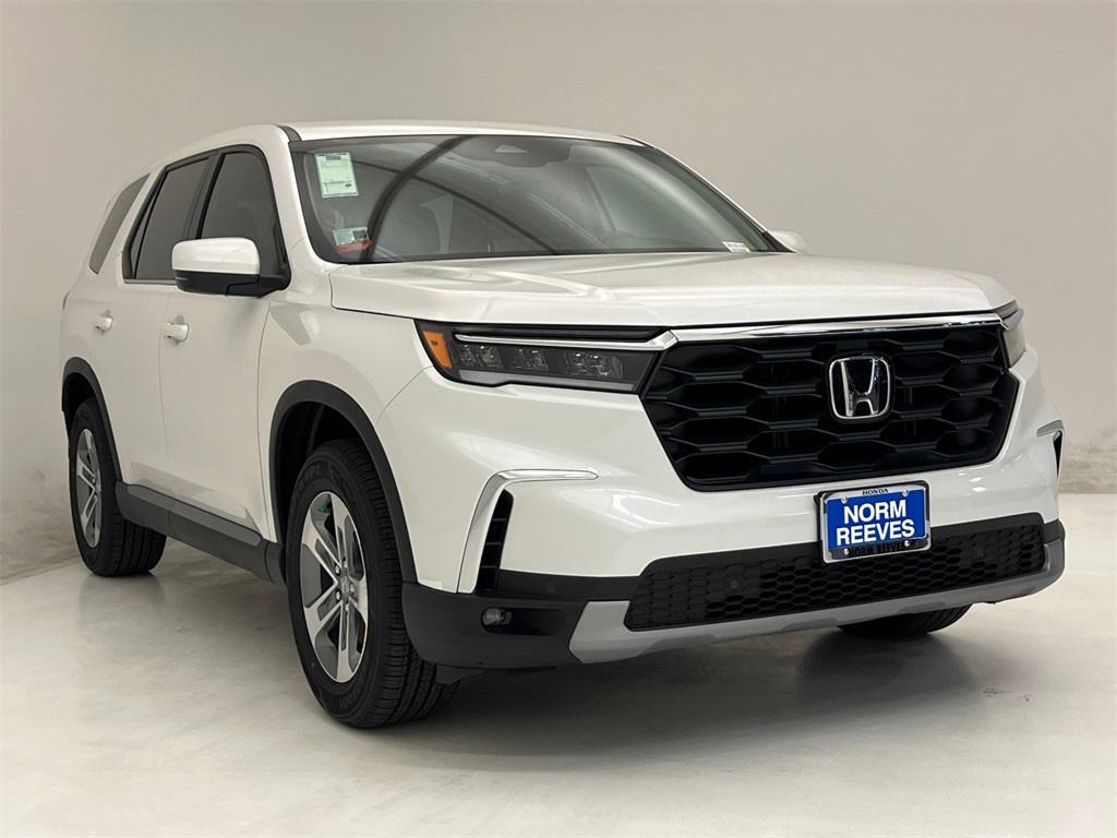 new 2025 Honda Pilot car, priced at $42,850