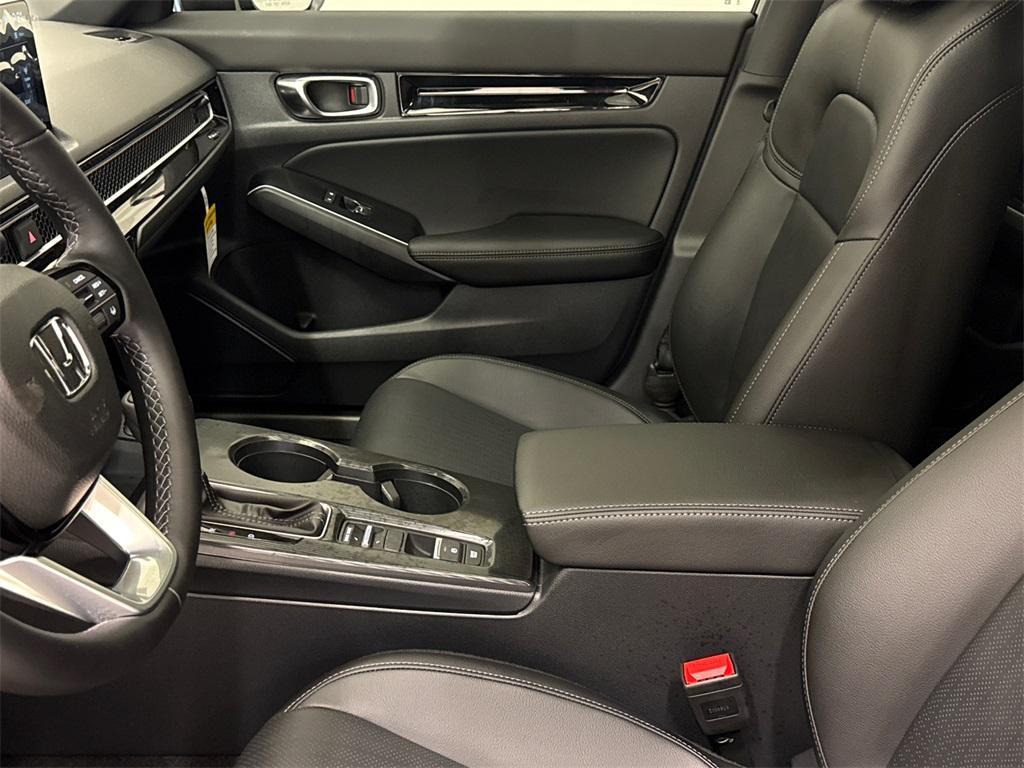 new 2025 Honda Civic Hybrid car, priced at $33,100