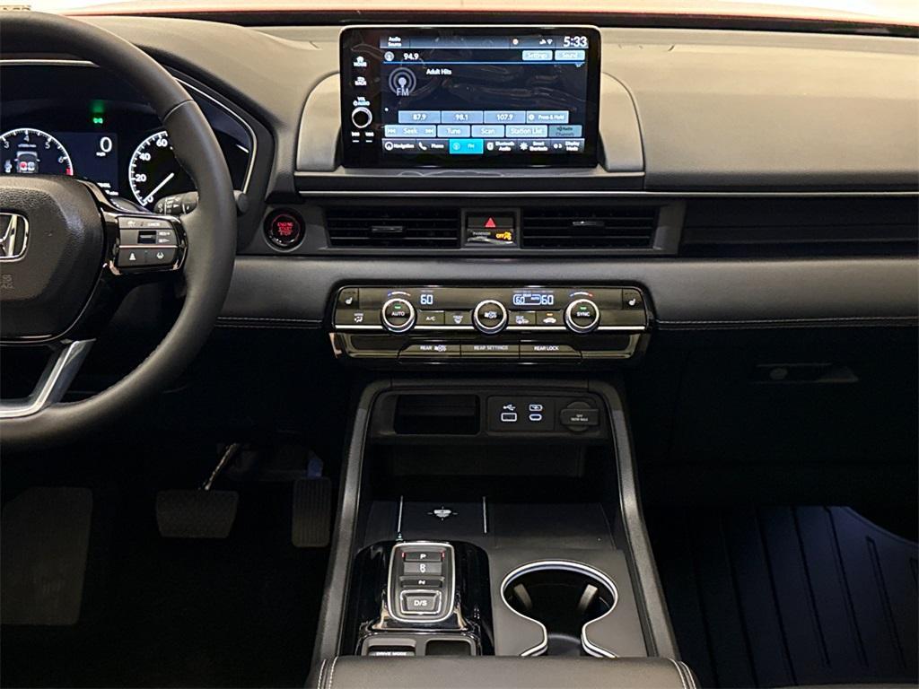 new 2025 Honda Pilot car, priced at $47,759