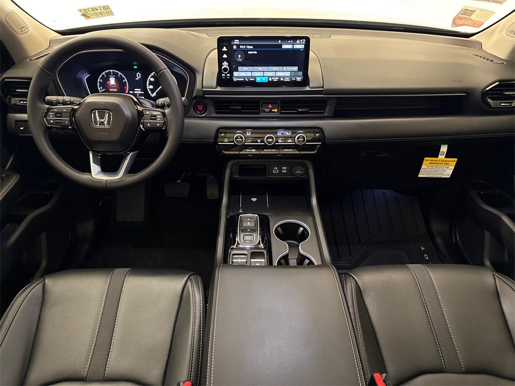 new 2025 Honda Pilot car, priced at $48,255