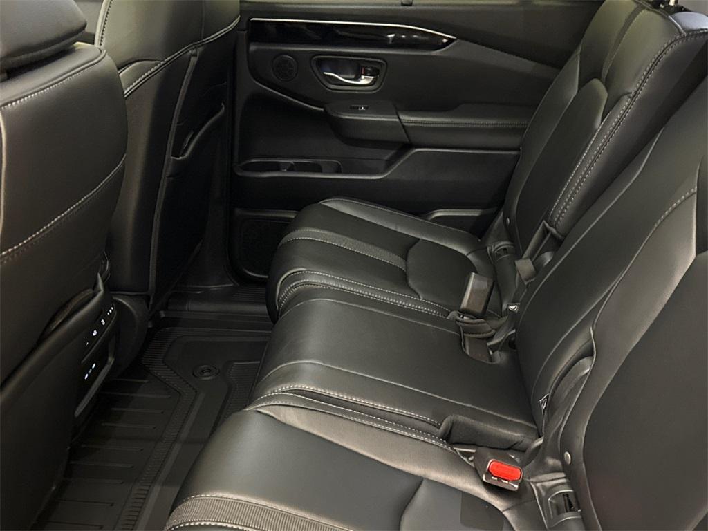 new 2025 Honda Pilot car, priced at $48,255