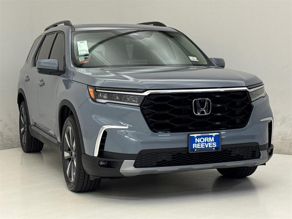 new 2025 Honda Pilot car, priced at $48,255
